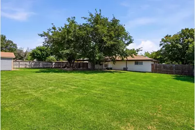 332 S Sealy Avenue, Justin, TX 76247 - Photo 3