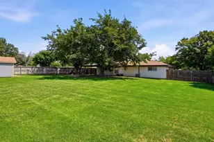 332 S Sealy Ave, Justin, TX 76247 - Photo 3