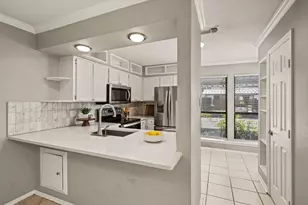 2320 Torrington Dr, Arlington, TX 76012 - Photo 9