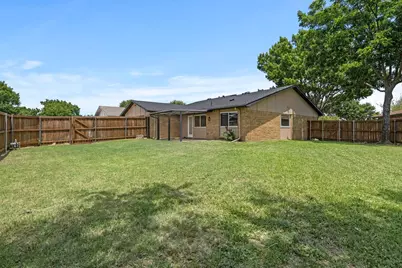 1912 Primrose Lane, Carrollton, TX 75007 - Photo 25
