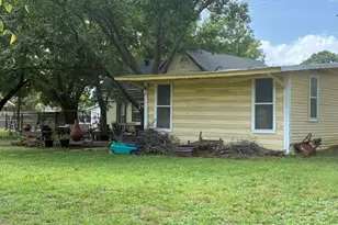102 E 14th St, Joshua, TX 76058 - Photo 21