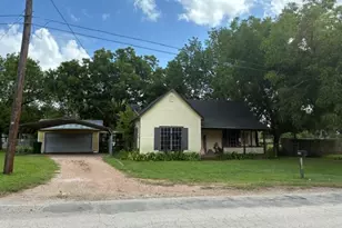 102 E 14th St, Joshua, TX 76058 - Photo 25