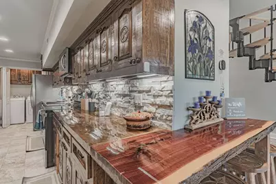 1011 Pawnee Trail, Granbury, TX 76048 - Photo 5
