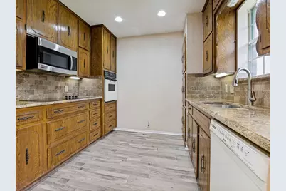 1620 Post Oak Drive, Bedford, TX 76021 - Photo 11