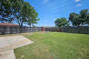 4735 Hollow Tree Dr, Arlington, TX 76018 - Photo 17