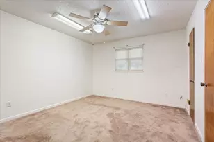 108 Towne W Dr, Lorena, TX 76655 - Photo 15