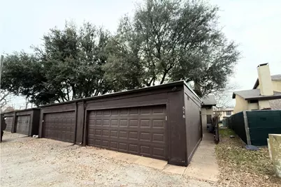518 Campana Court, Irving, TX 75061 - Photo 11