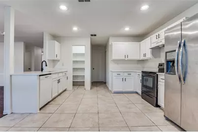 1122 Mazourka Drive, Arlington, TX 76001 - Photo 5