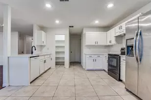 1122 Mazourka Dr, Arlington, TX 76001 - Photo 5