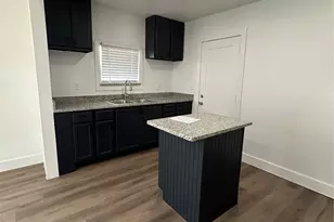 600 E Robert St, Fort Worth, TX 76104 - Photo 3