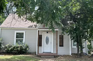 600 E Robert St, Fort Worth, TX 76104 - Photo 1