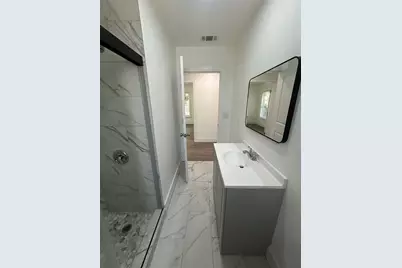 600 E Robert Street, Fort Worth, TX 76104 - Photo 11