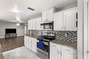 7334 Blue Sage Dr, Dallas, TX 75249 - Photo 3