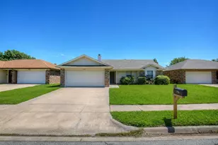 7724 Pebblebrook Dr, Watauga, TX 76148 - Photo 1