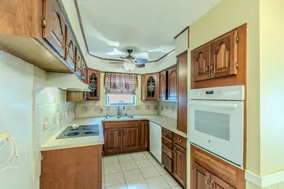 3029 Esters Court, Irving, TX 75062 - Photo 9
