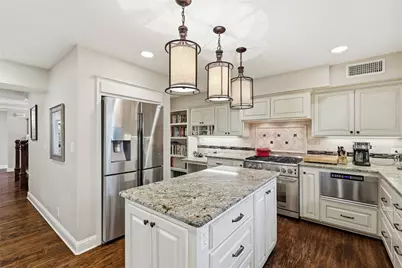 2930 Peninsula Drive, Grapevine, TX 76051 - Photo 15