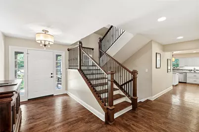 2930 Peninsula Drive, Grapevine, TX 76051 - Photo 11