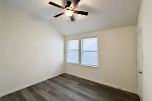 211 Parakeet Dr, Little Elm, TX 75068 - Photo 11