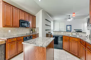 7023 Beacon Dr, Grand Prairie, TX 75054 - Photo 11