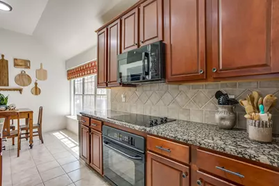 7023 Beacon Drive, Grand Prairie, TX 75054 - Photo 13