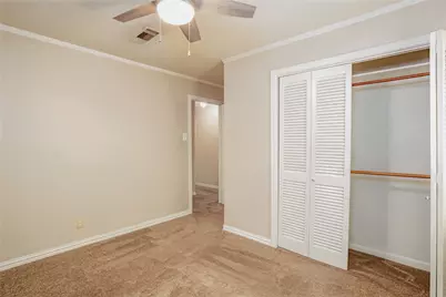1206 Farnham Court E, Irving, TX 75062 - Photo 17