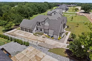 413 Charlie Joseph Dr, Van Alstyne, TX 75495 - Photo 5