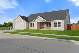 548 Highview Ct, Godley, TX 76044 - Photo 1