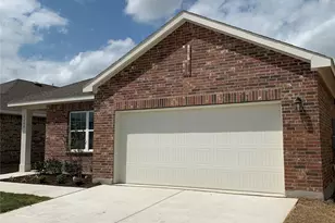 1640 Hossler Trl, Fort Worth, TX 76052 - Photo 3