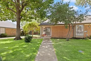 13752 Flagstone Ln, Dallas, TX 75240 - Photo 1