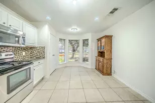 1813 Canyon Ridge St, Fort Worth, TX 76131 - Photo 9