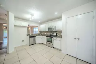 1813 Canyon Ridge St, Fort Worth, TX 76131 - Photo 7