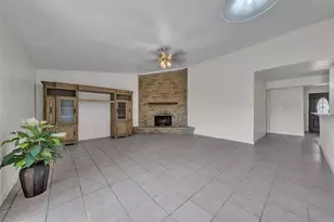 6705 Greenfield Dr, Arlington, TX 76016 - Photo 3
