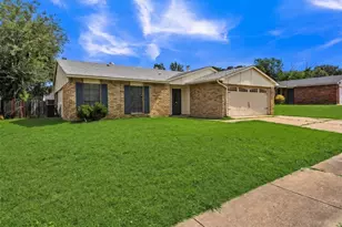 6705 Greenfield Dr, Arlington, TX 76016 - Photo 1