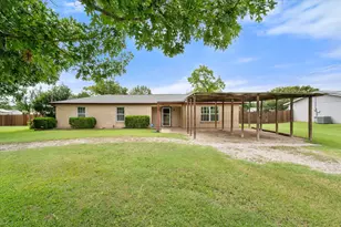1209 Hidden Hills Dr, Corsicana, TX 75110 - Photo 1
