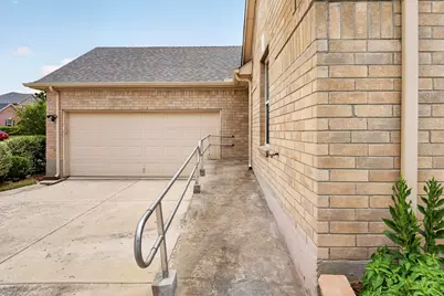 119 Matamoros Street, Grand Prairie, TX 75051 - Photo 5