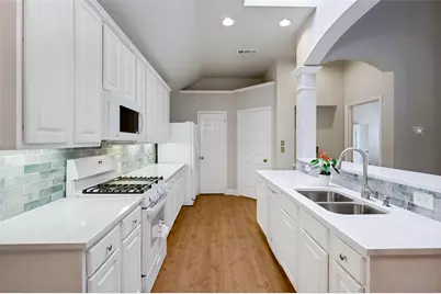 8012 Springmoss Drive, Plano, TX 75025 - Photo 11