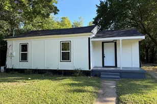 506 W Trinity St, Groesbeck, TX 76642 - Photo 1
