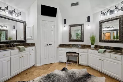 7501 Sweetgum Drive, Irving, TX 75063 - Photo 23