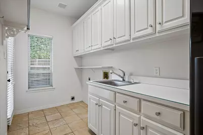 7501 Sweetgum Drive, Irving, TX 75063 - Photo 31
