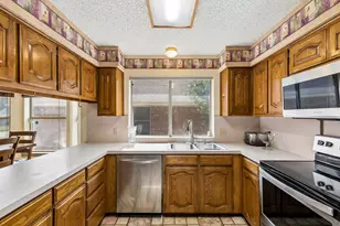 903 Wyndham Pl, Arlington, TX 76017 - Photo 11