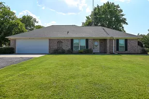 2951 N Trinity St, Decatur, TX 76234 - Photo 1