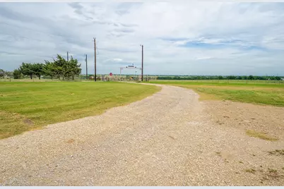 1010 County Road 382, Era, TX 76238 - Photo 5