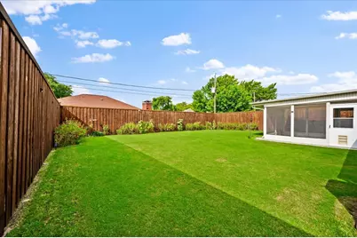829 W Crossland Boulevard, Grand Prairie, TX 75052 - Photo 33