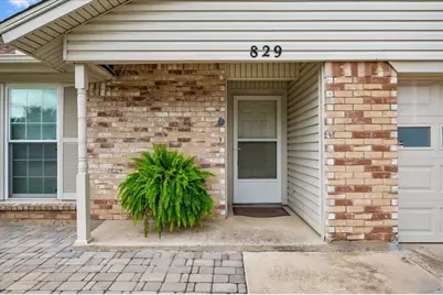 829 W Crossland Boulevard, Grand Prairie, TX 75052 - Photo 5
