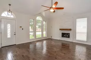 923 Kathryn Dr, Lewisville, TX 75067 - Photo 3