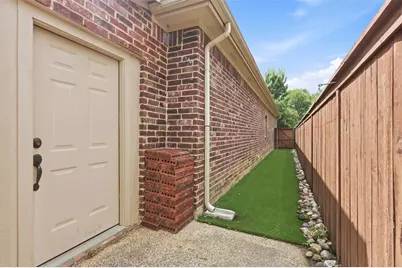 600 Hickory Court, Hurst, TX 76054 - Photo 33