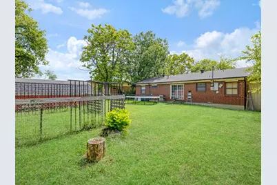 706 N Carrier Parkway, Grand Prairie, TX 75050 - Photo 17