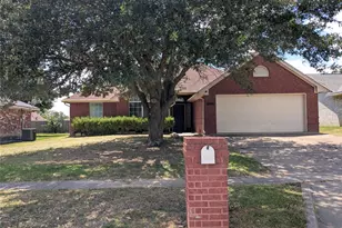 1010 Enlow Cir, Commerce, TX 75428 - Photo 1