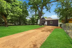 705 E Austin St, Paris, TX 75460 - Photo 27