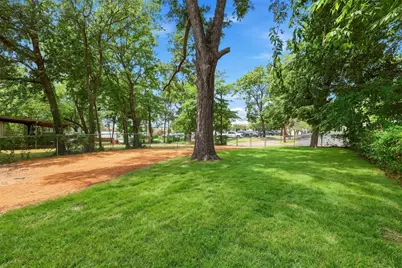 705 E Austin Street, Paris, TX 75460 - Photo 29